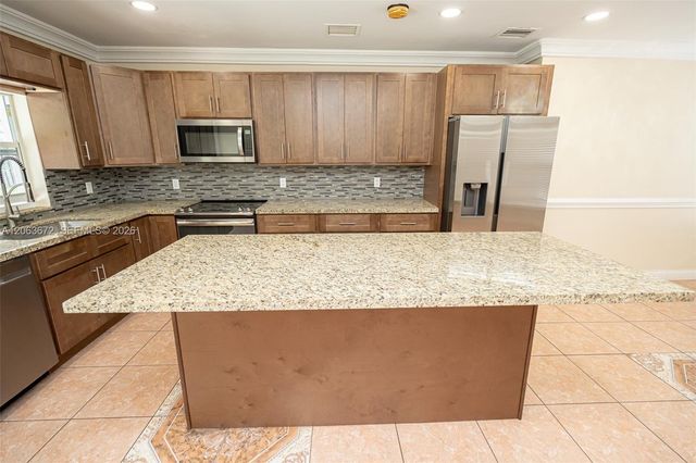 5613 Pierce St 1, Hollywood, FL 33021