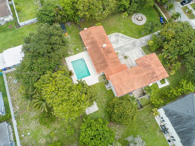 5613 Pierce St 1, Hollywood, FL 33021