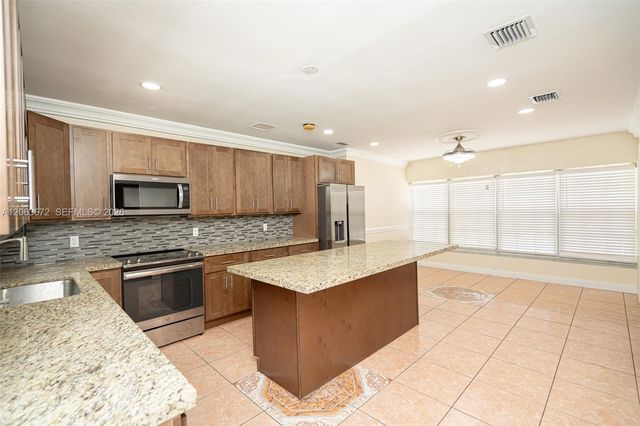 5613 Pierce St 1, Hollywood, FL 33021