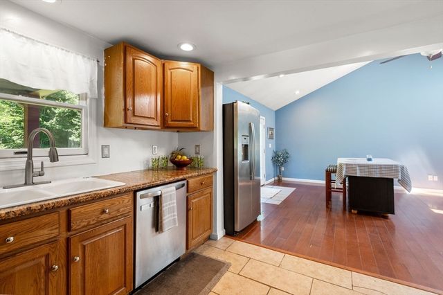 48 Brimfield Rd, Monson, MA 01057