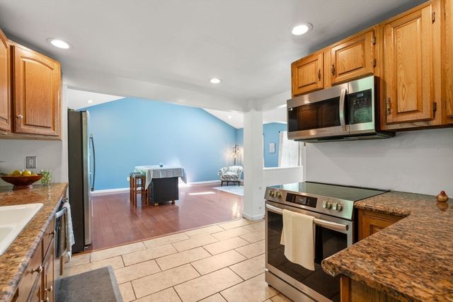48 Brimfield Rd, Monson, MA 01057