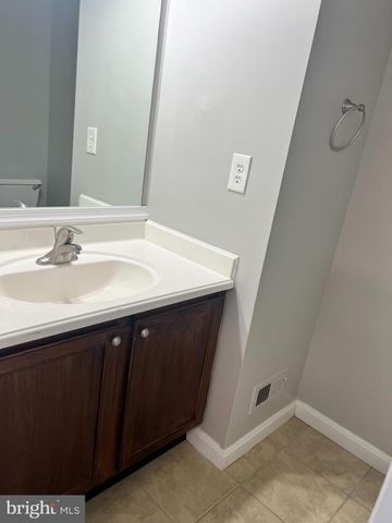 14320 WINDING WOODS CT, Centreville, VA 20120