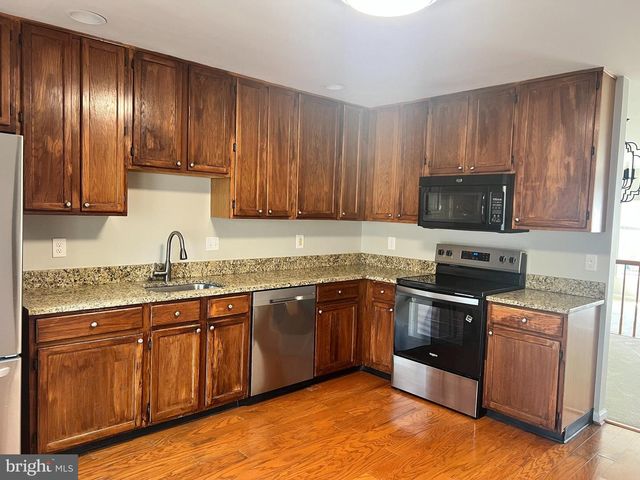 14320 WINDING WOODS CT, Centreville, VA 20120