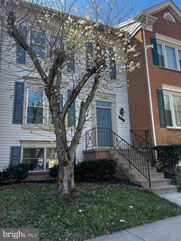 14320 WINDING WOODS CT, Centreville, VA 20120