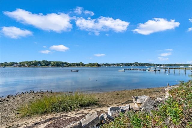 30 Woodbury St 30, Wareham, MA 02532