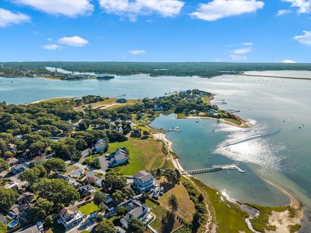 30 Woodbury St 30, Wareham, MA 02532