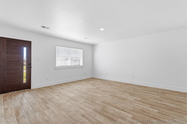 606 W Cherokee Street, Marietta, OK 73448