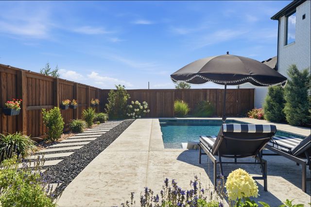 4202 Crown Run Road, Midlothian, TX 76065