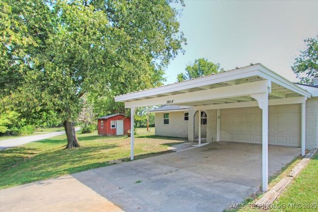 700 4th Street, Ramona, OK 74061