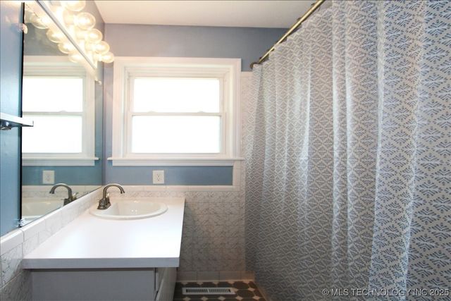 700 4th Street, Ramona, OK 74061