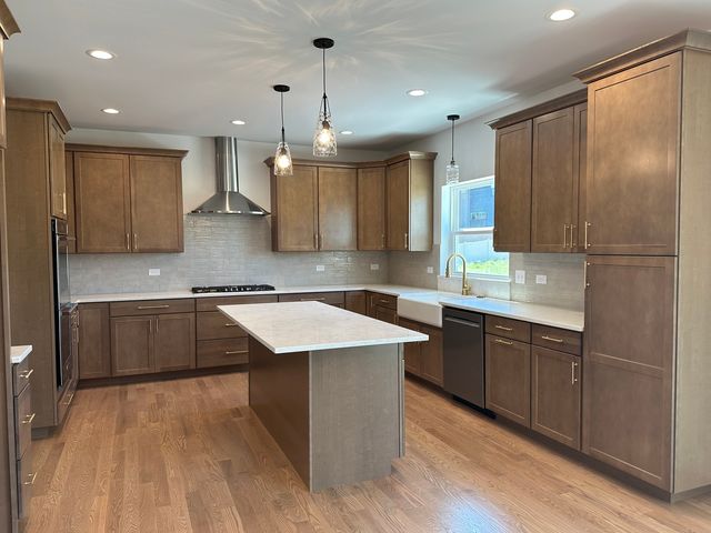 16440 W Cottonwood Drive, Lockport, IL 60441