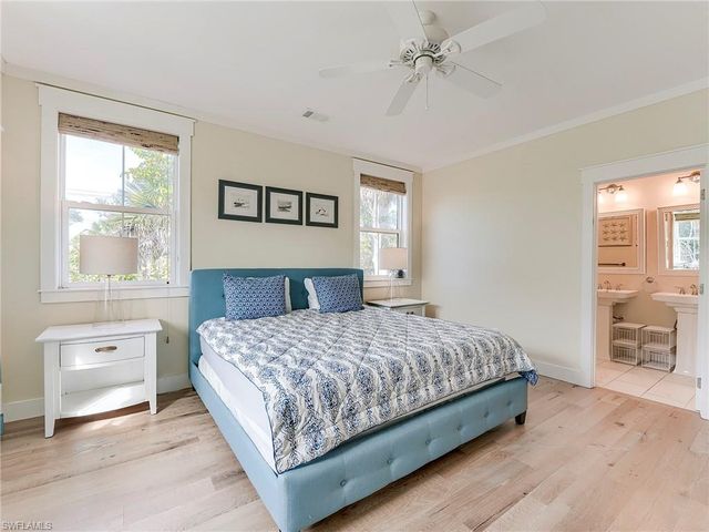 1550 Centre ST, Sanibel, FL 33957