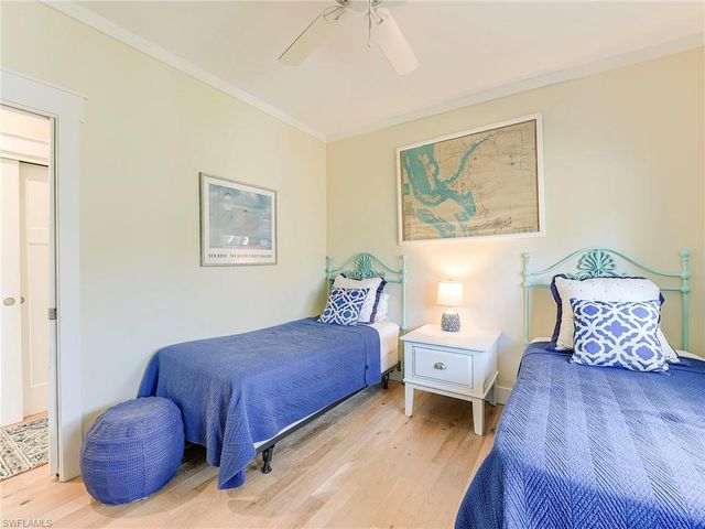 1550 Centre ST, Sanibel, FL 33957