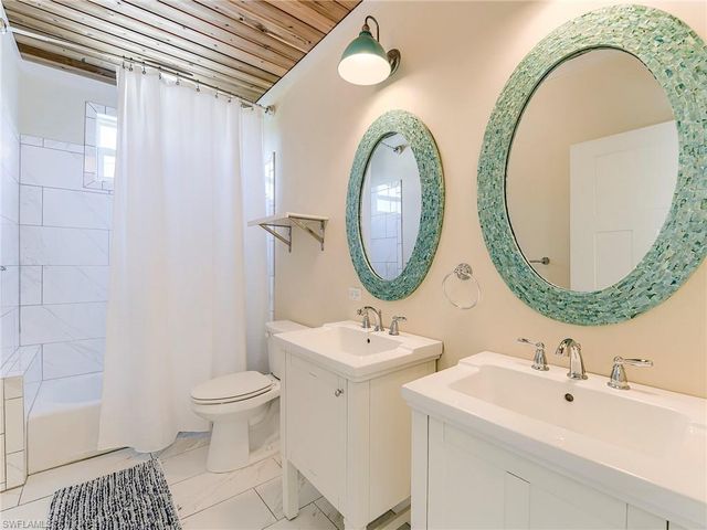 1550 Centre ST, Sanibel, FL 33957