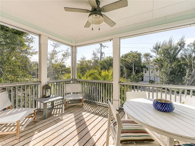 1550 Centre ST, Sanibel, FL 33957