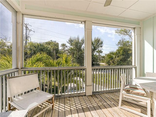 1550 Centre ST, Sanibel, FL 33957