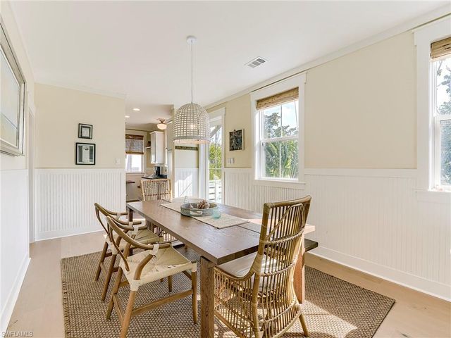 1550 Centre ST, Sanibel, FL 33957