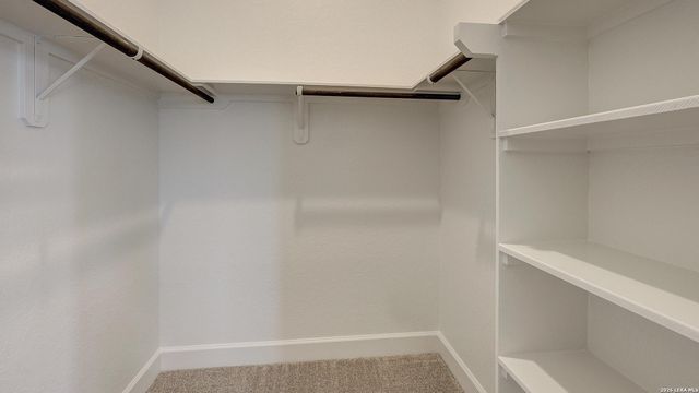 172 Mountain Oak, Castroville, TX 78009