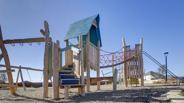 172 Mountain Oak, Castroville, TX 78009