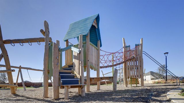 172 Mountain Oak, Castroville, TX 78009