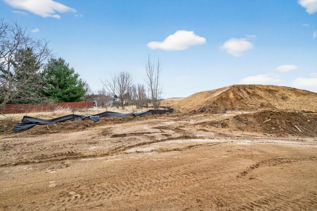 1225 Honeysuckle Lane, Cambridge, MN 55008