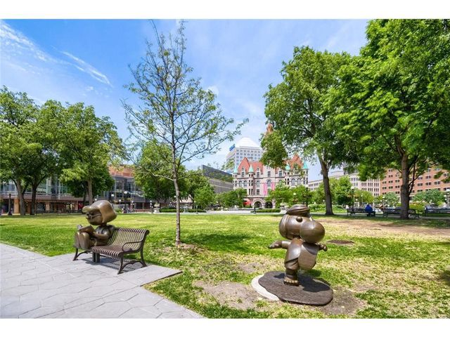 291 7th Street #1702, Saint Paul, MN 55102
