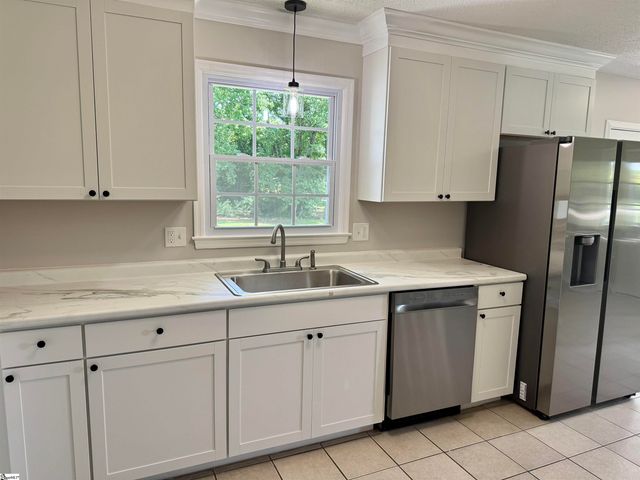 228 Greenridge Drive, Moore, SC 29369