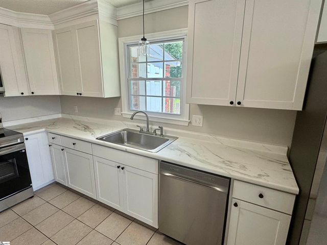 228 Greenridge Drive, Moore, SC 29369