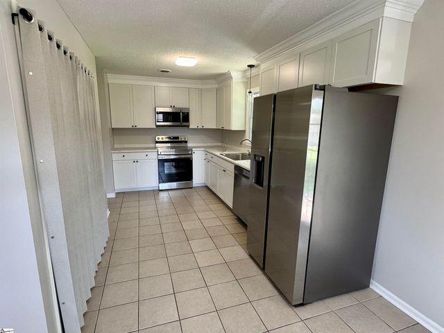 228 Greenridge Drive, Moore, SC 29369
