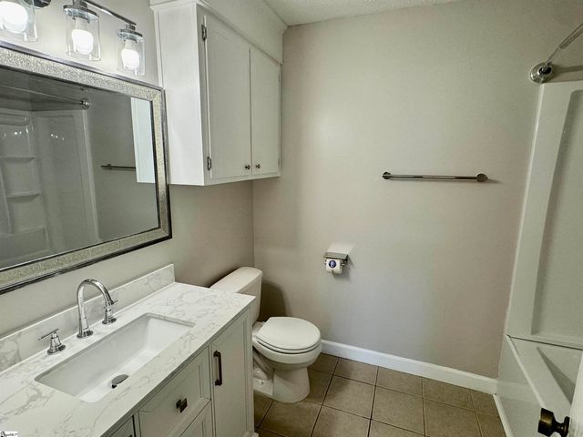 228 Greenridge Drive, Moore, SC 29369