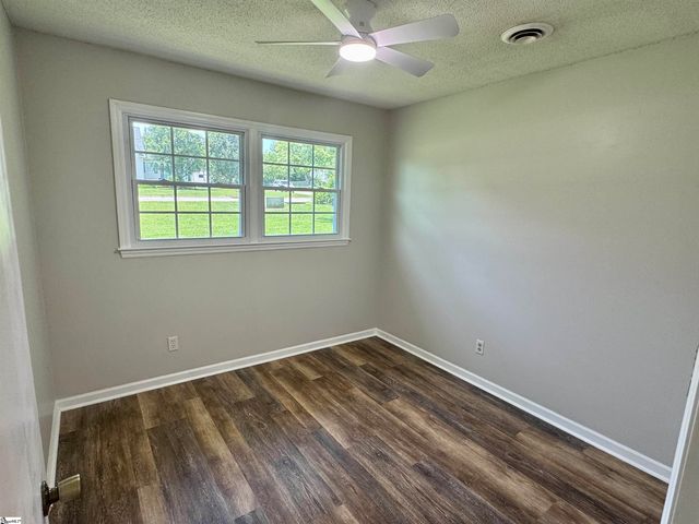 228 Greenridge Drive, Moore, SC 29369