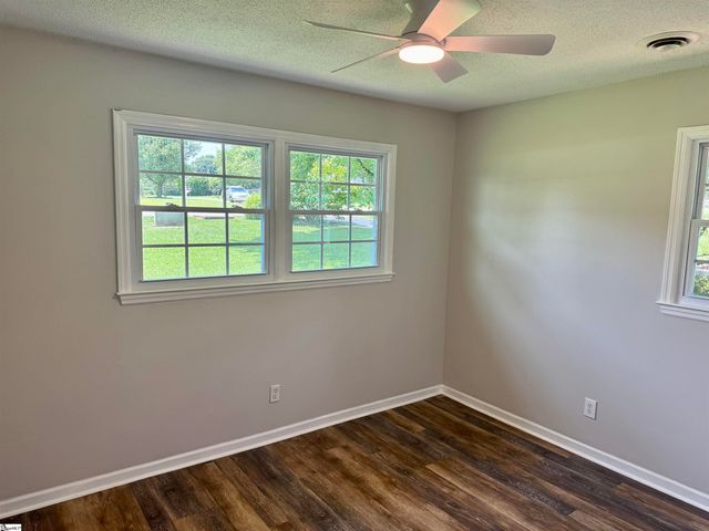 228 Greenridge Drive, Moore, SC 29369