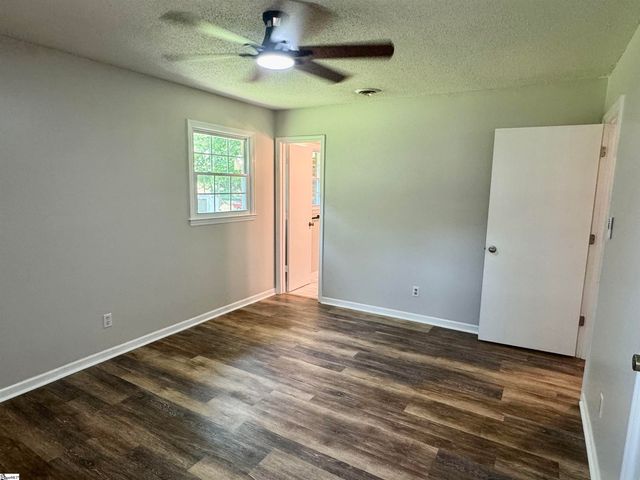 228 Greenridge Drive, Moore, SC 29369