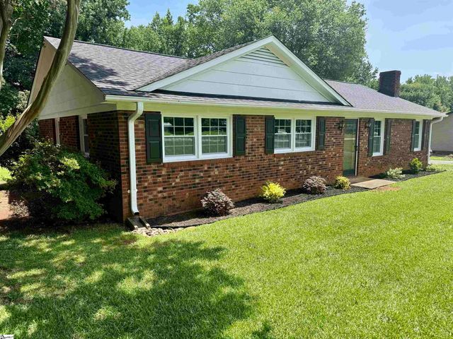 228 Greenridge Drive, Moore, SC 29369