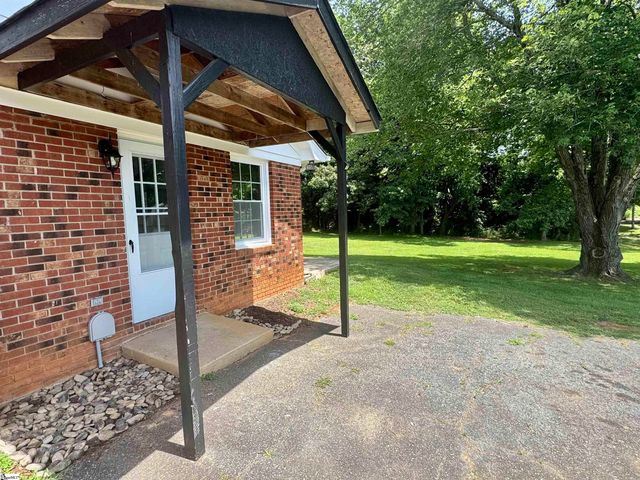 228 Greenridge Drive, Moore, SC 29369