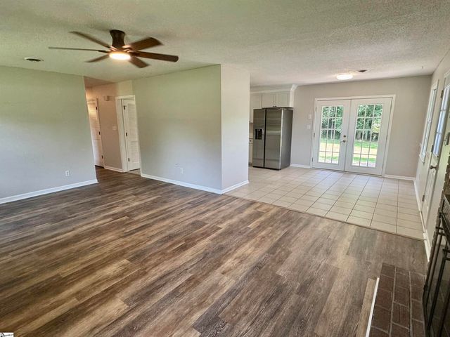 228 Greenridge Drive, Moore, SC 29369
