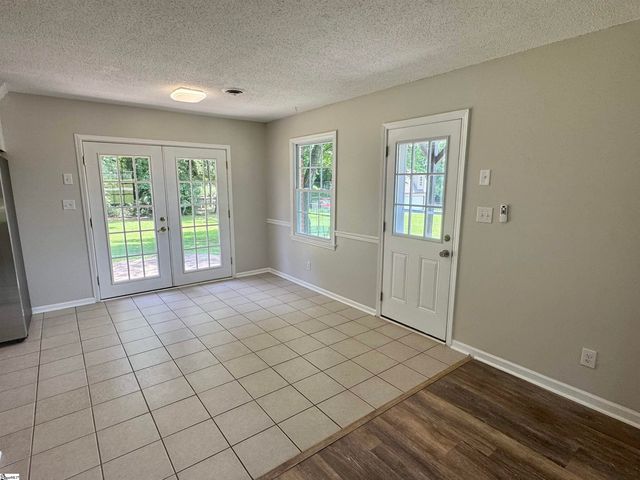 228 Greenridge Drive, Moore, SC 29369