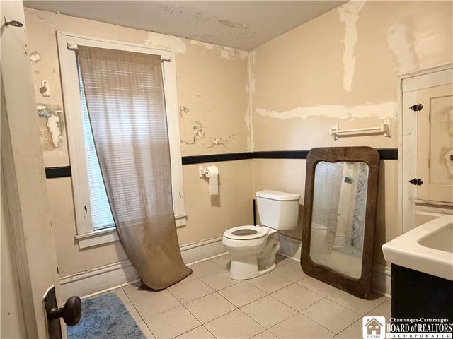 19 Hammond Street, Jamestown, NY 14701