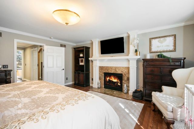 51246 Woodside Drive, Macomb Township, MI 48042