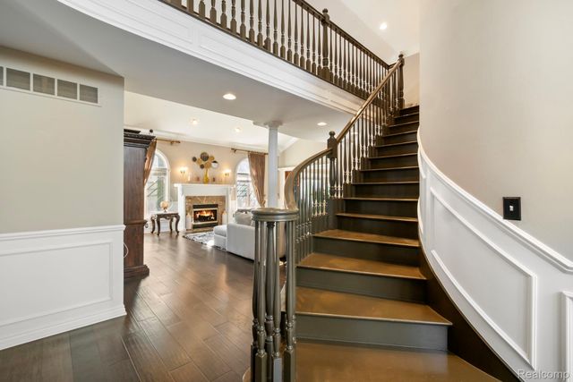 51246 Woodside Drive, Macomb Township, MI 48042