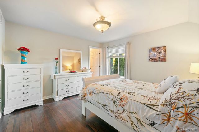 51246 Woodside Drive, Macomb Township, MI 48042