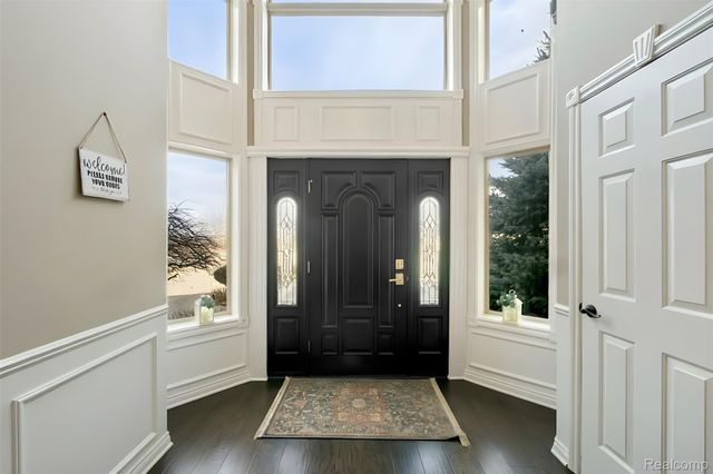 51246 Woodside Drive, Macomb Township, MI 48042