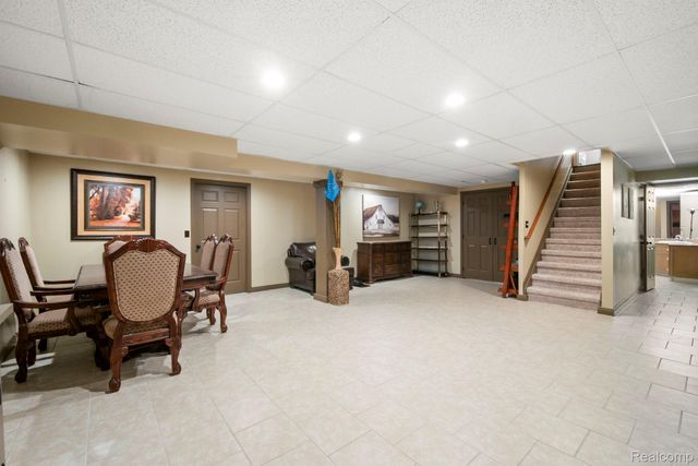 51246 Woodside Drive, Macomb Township, MI 48042