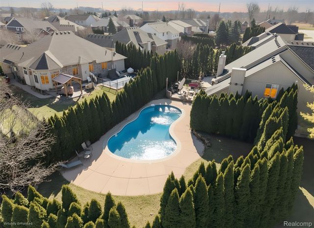 51246 Woodside Drive, Macomb Township, MI 48042