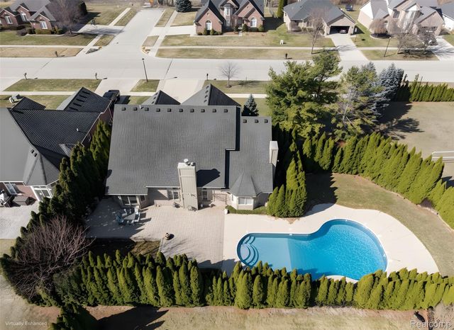 51246 Woodside Drive, Macomb Township, MI 48042