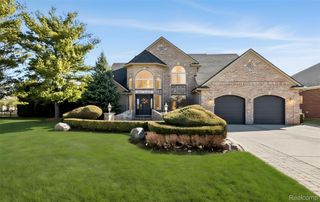 51246 Woodside Drive, Macomb Township, MI 48042