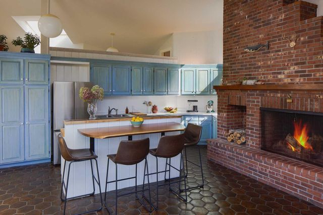 858 Alpine View Road, Stowe, VT 05672