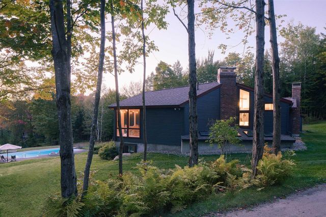 858 Alpine View Road, Stowe, VT 05672