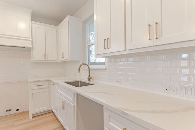 405 Athenia Drive, Fort Worth, TX 76114