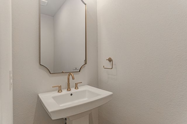 405 Athenia Drive, Fort Worth, TX 76114